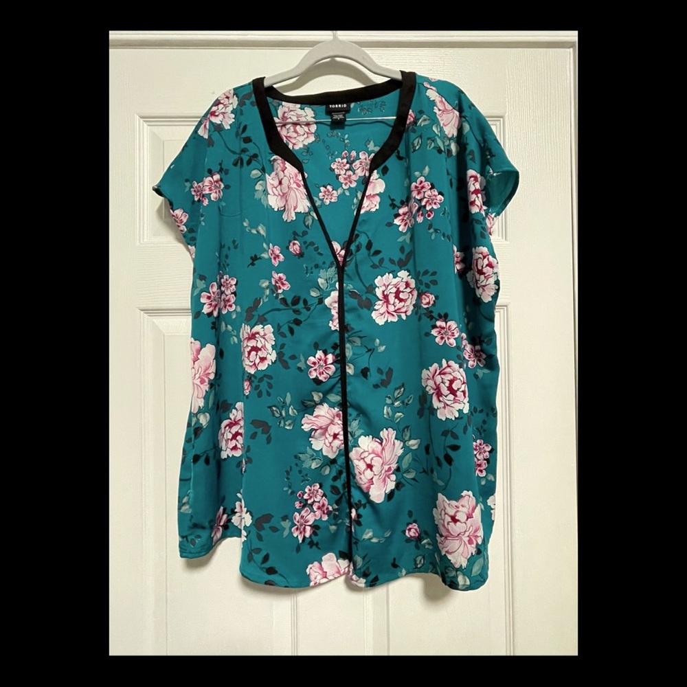 Torrid Asian Inspired Blouse